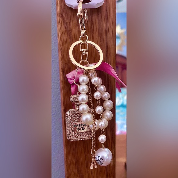 Adorable sparkling Bag Charm/Key Chain New in pkg - Picture 1 of 5